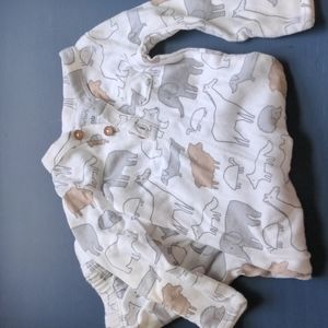 Carters baby gown (bundle 4 for $10!)